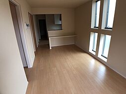 JR片町線(学研都市線) 忍ケ丘駅 徒歩8分の賃貸マンション 1階2LDKのリビング/ダイニング