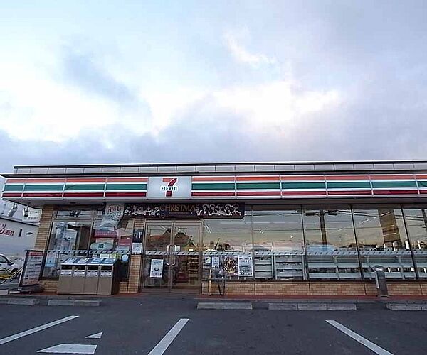 画像30:セブンイレブン京都上桂山田口店まで500m 山田口の交差点にあり、車でも徒歩でも入りやすい