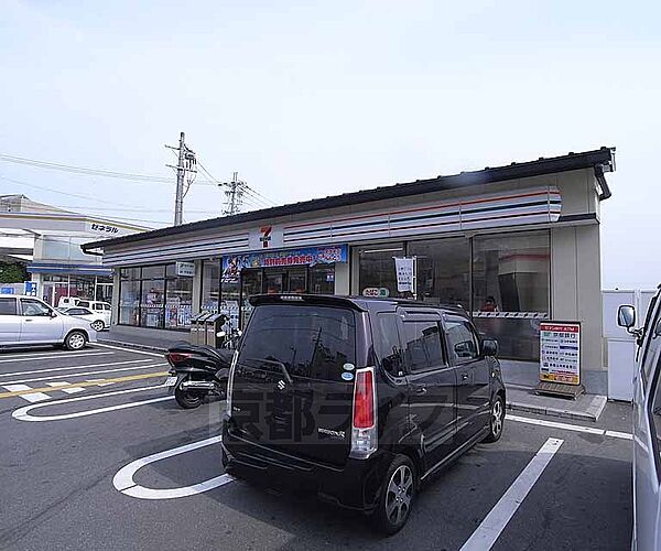 画像30:セブンイレブン京都大枝中山店まで400m 9号線沿いの角地で利用しやすいロケーション