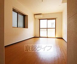 京都市営烏丸線 くいな橋駅 徒歩11分の賃貸マンション 1階1Kのリビング/ダイニング