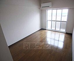 京都市営烏丸線 くいな橋駅 徒歩4分の賃貸マンション 4階1Kのリビング/ダイニング