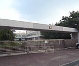 大成中学校まで220m あたりは広々とした田園風景や大堰川、愛宕山の山並みが目に映り、季節ごとの風景が楽しめます。