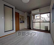 ひろびろとした居室です。ゆったりくつろげますね。