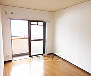 光が入る明るいお部屋です。