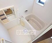 追い焚き機能つきの浴室です。