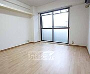 天井が高いので部屋が広く感じます。