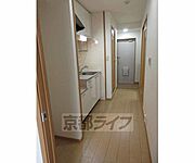 洋室側からの廊下です