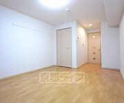 広々とした部屋です。