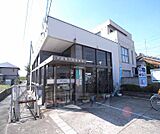京都横大路郵便局まで201m 周りは住宅街。駐車場がございます。