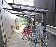 屋根がある駐輪場です。