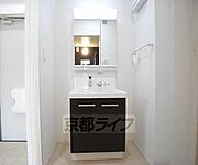 独立洗面台完備です。