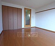 広々とした部屋です。