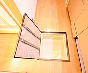 1階のお部屋には床下収納があります。