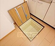 キッチンにある床下収納です