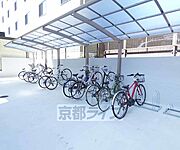 屋根付きの駐輪場です。