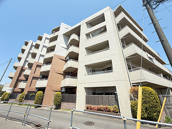 趣のあるたたず...