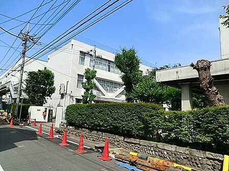 立川市立第三小学校まで約750m