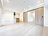 室内：家具配置のしやすい間取りとなっています。定期的に間取りを変えると気持ちをリフレッシュさせることができます。