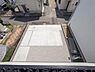 駐車場：フラットなカースペース。土間コンクリート施工で雨の日も足元が汚れません。