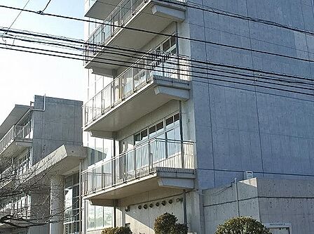 杉並区立井荻中学校まで約900m