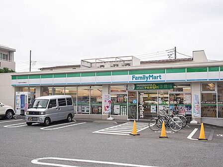 ファミリーマート小金井中大附属前店まで約183m