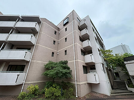 どんな暮らしが始まるのか、想像しながら待つ楽しみ。リノベーション完成はまだ先ですが、その分、期待も高まります。