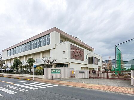 府中市立浅間中学校まで約260m