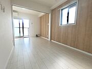 窓もあり明るいお部屋です