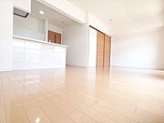 お客様の時は約２０帖の広いＬＤＫとしても利用出来ます