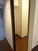 玄関入ってすぐ横のクローク