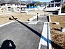 外観：前面道路＆現地土地