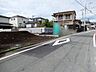 外観：前面道路＆外観