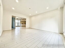 Ｃマンション1号棟 4LDKのリビング/ダイニング