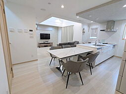 JR東海道・山陽本線 土山駅 バス20分 国安団地前下車 徒歩2分 4LDKのリビング/ダイニング