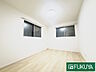 子供部屋：洋室は風通しも日当たりも良く、子供部屋にも寝室としてのお部屋にもお好みで使用できます♪