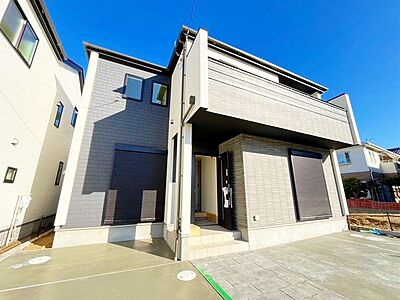 外観：【外観写真】建物が連なる景観はこの町の魅力！統一感がある町でありながら1棟1棟が個性的です♪