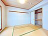 子供部屋：お子様の心と身体を見守る子供部屋として、思春期のプライバシーを重視したり、成長に合わせて机やベットを自由にレイアウトできるようにと、小さな自立心を育むお部屋作りを見越してご覧下さい。
