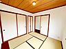 子供部屋：お子様の心と身体を見守る子供部屋として、思春期のプライバシーを重視したり、成長に合わせて机やベットを自由にレイアウトできるようにと、小さな自立心を育むお部屋作りを見越してご覧下さい。