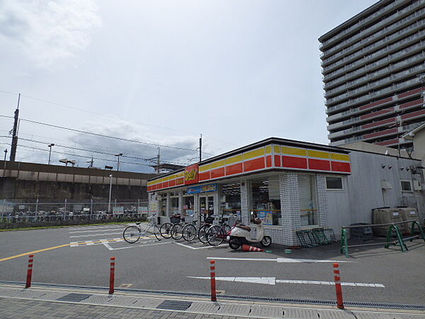 画像21:デイリーヤマザキ JR六地蔵駅前店（266m）