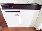 キッチン下にはミニ冷蔵庫付き