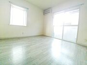 明るい洋室7帖