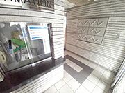 エントランスホール内