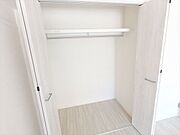洋室6帖のクローゼット