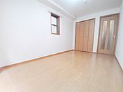 明るい南向きの洋室7帖