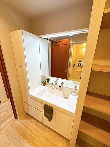 洗面 ロイヤルガーデンサンポート高松 5階/-