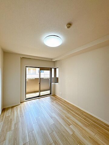 洋室 ロイヤルガーデンサンポート高松 5階/-