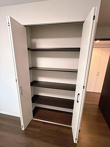 収納 レアーレ瓦町 4階/-