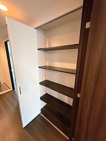 収納 レアーレ瓦町 4階/-