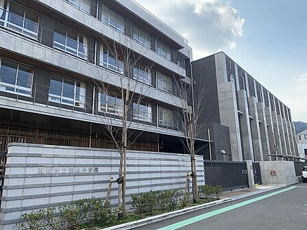 高松市立栗林小学校:徒歩9分(700m)