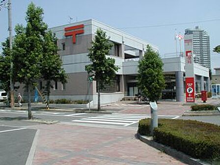 宇多津郵便局:徒歩7分(560m)